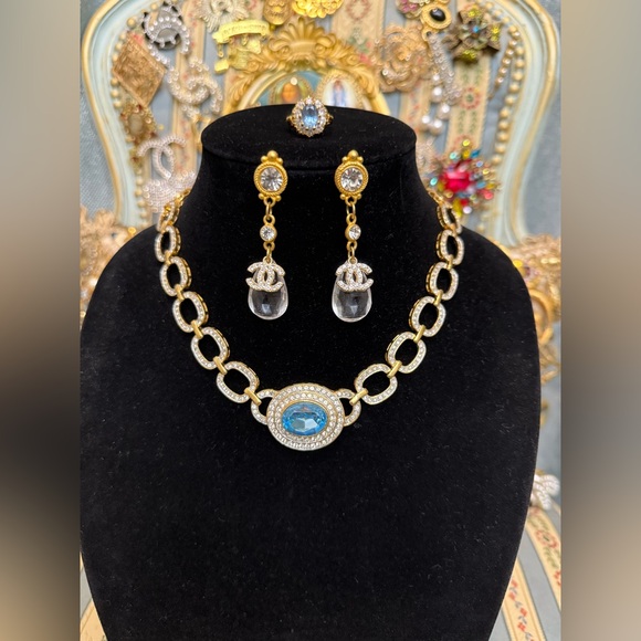 Gold and Blue Crystal Jewelry Set - Picture 4 of 9